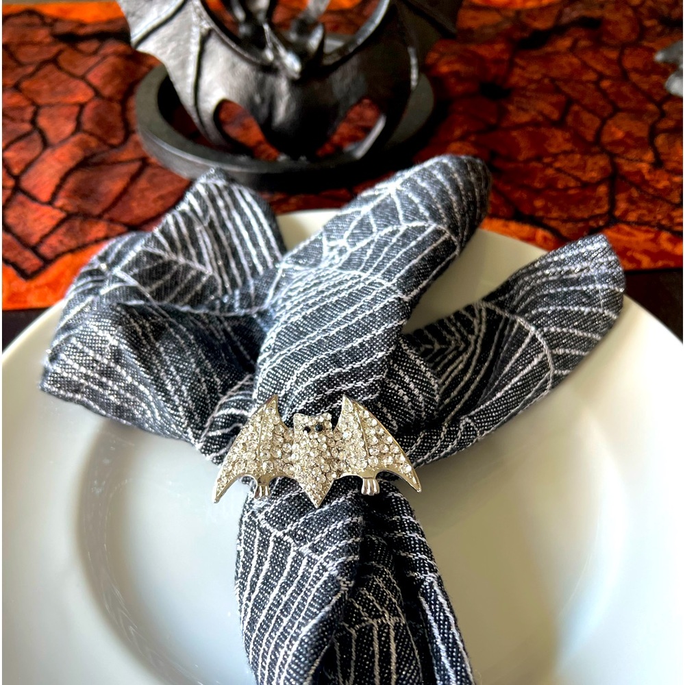 NIB Set of 4 Tahari Rhinestone Bat Napkin Rings
